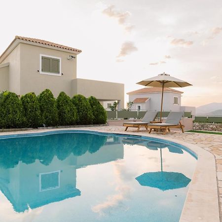 Vasilopoulos Residences - Villa Emelia With Shared Pool Аргостоліон Екстер'єр фото